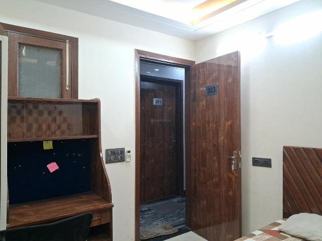 Flat for rent in West Delhi, Deri