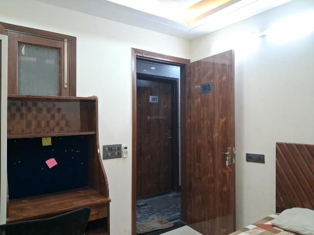 Flat for rent in West Delhi, Deri