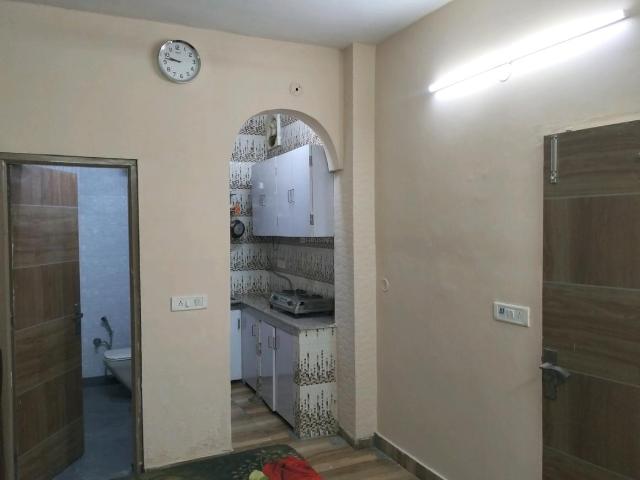 Flat for rent in West Delhi, Deri