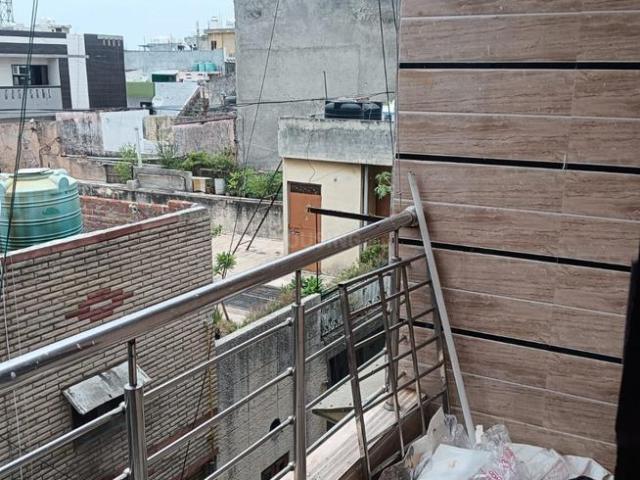 Flat for rent in West Delhi, Deri