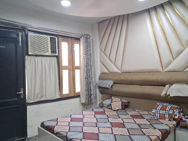 Flat for rent in West Delhi, Deri