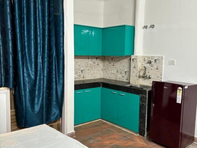 Flat for rent in South Delhi, Deri