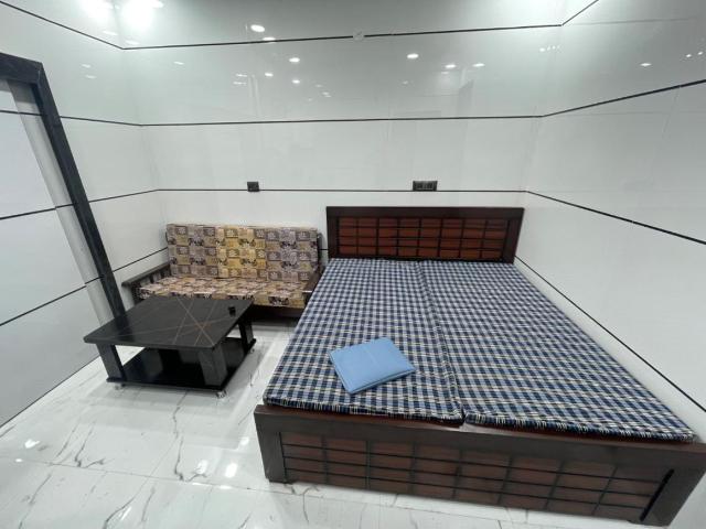 Flat for rent in North West Delhi, Deri