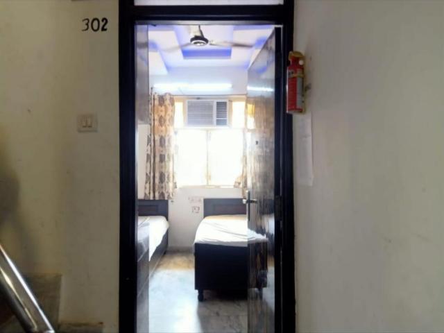 Flat for rent in North West Delhi, Deri
