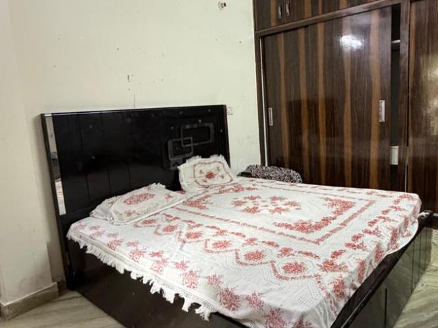Flat for rent in North West Delhi, Deri