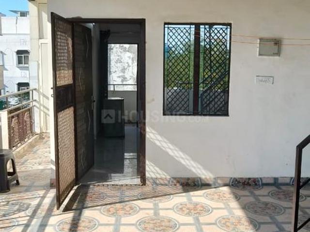 Flat for rent in West Delhi, Deri