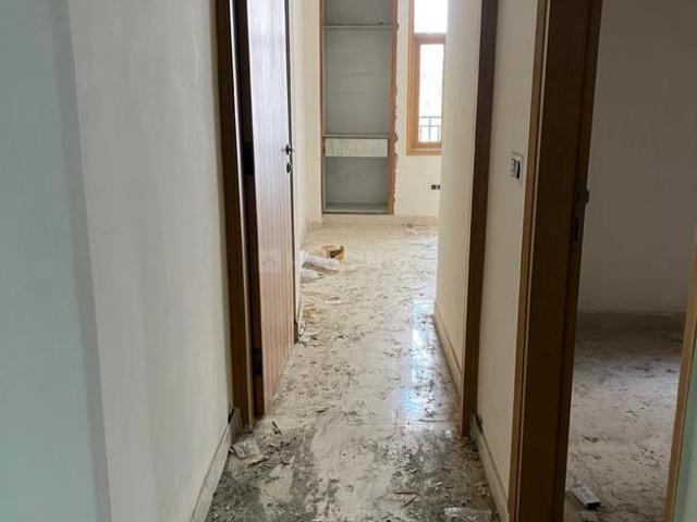 Flat for sale in South Delhi, Deri