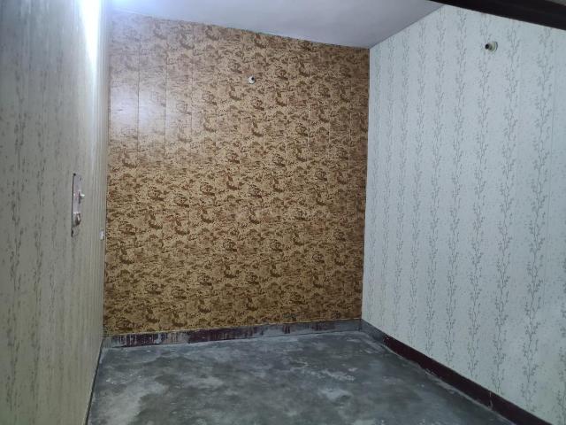 Flat for rent in East Delhi, Deri