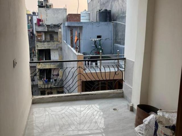 Flat for rent in West Delhi, Deri