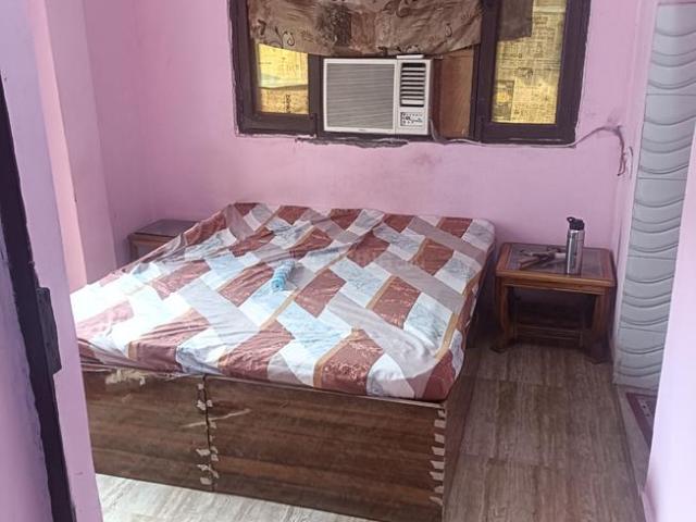 House for rent in North West Delhi, Deri