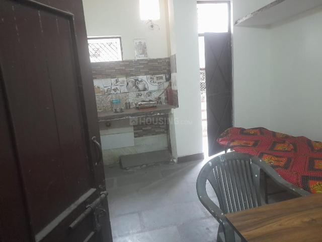Flat for rent in West Delhi, Deri