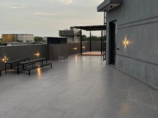 Flat for rent in Deri