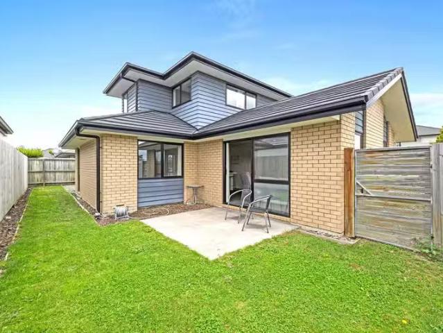 House for sale in Chaslands, Canterbury