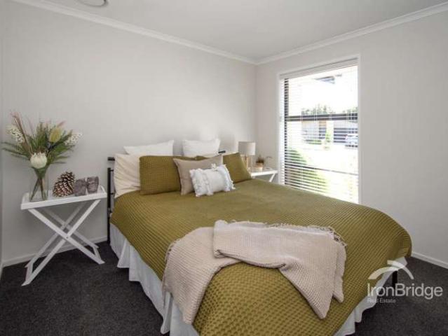 House for sale in Chaslands, Canterbury