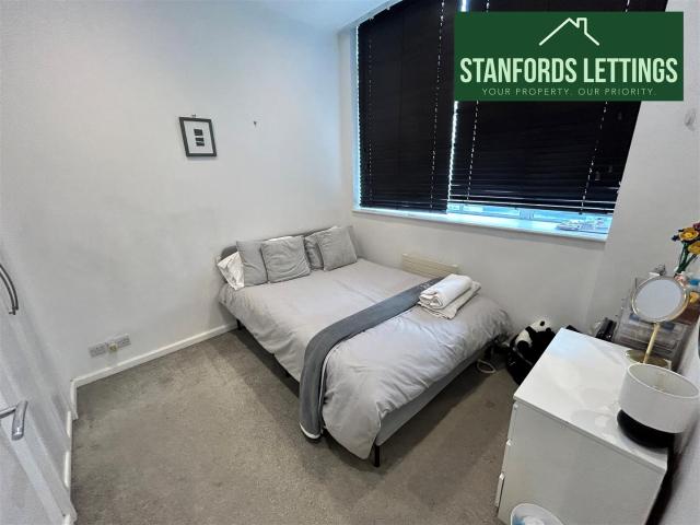 Apartment for rent in Round Hill, Brighton
