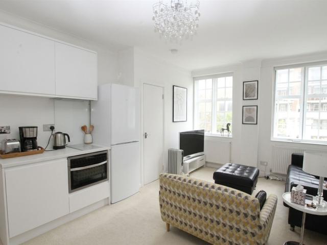 Apartment for rent in St. John's Wood, Greater London