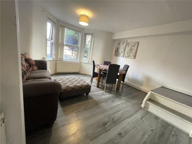 Apartment for rent in Cabbage Hall, Calderstones