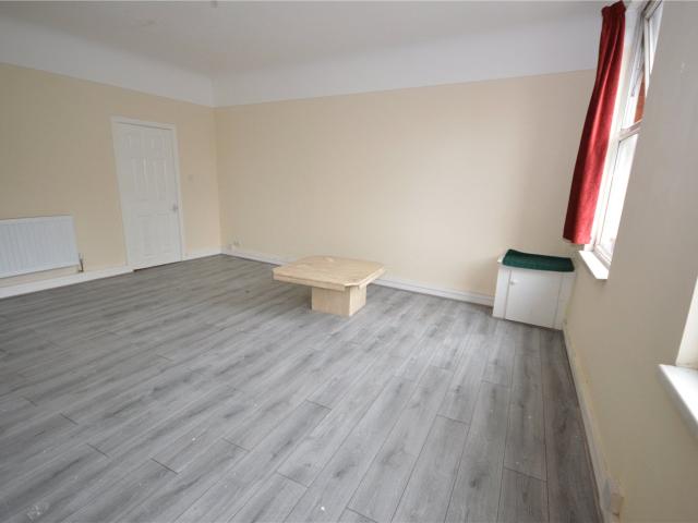 Apartment for rent in Stoneycroft, Calderstones