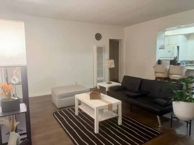 Room for rent in Canoga Park, California