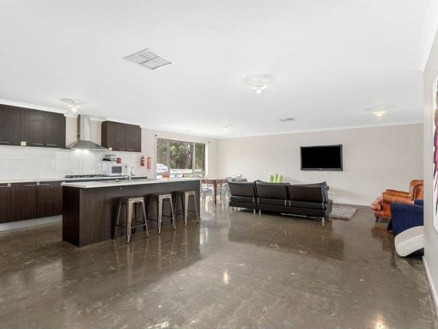 Room for rent in Geelong, Victoria