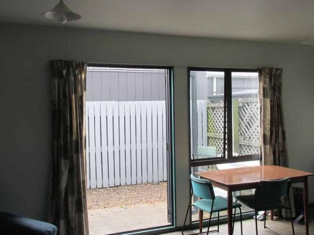 Apartment for rent in Chaslands, Canterbury