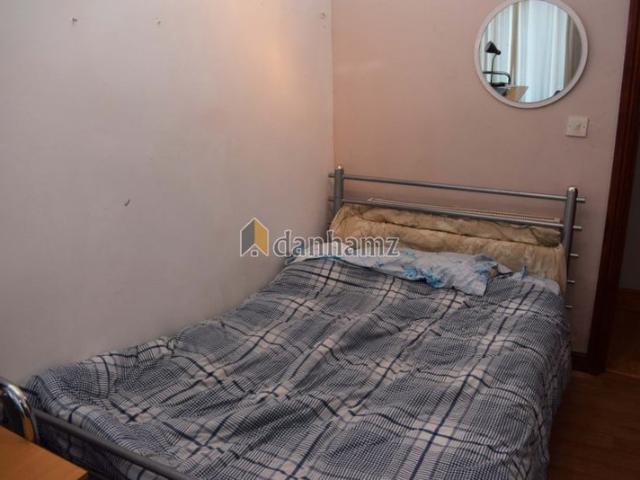 Room for rent in Hyde Park, West Yorkshire