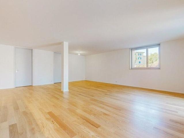 Studio mieten in Einigen, Zürich
