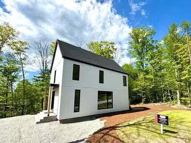 House for sale in Bolton-est