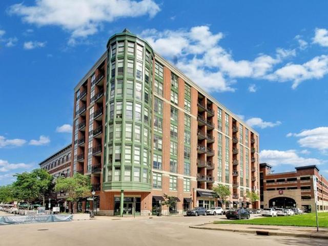 Condo for sale in Arlington Heights, Illinois
