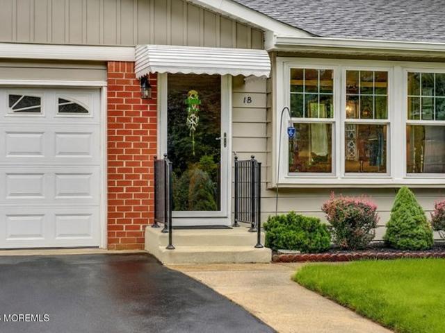Townhouse for sale in Whiting, New Jersey
