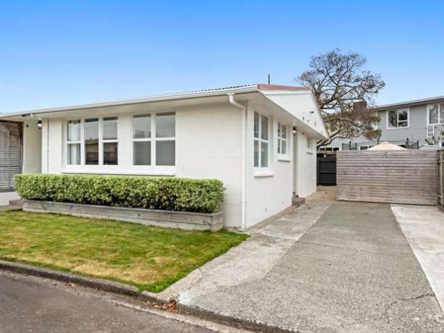 Apartment for sale in Days Bay, Wellington
