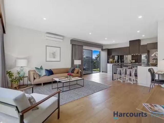 House for rent in Avondale Heights, Victoria