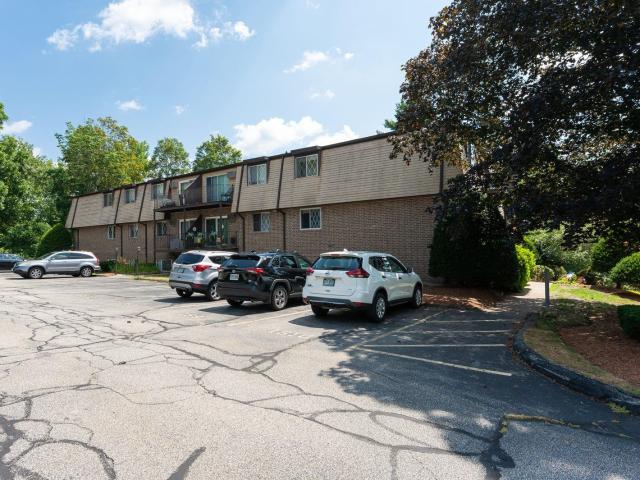 Condo for sale in Derry