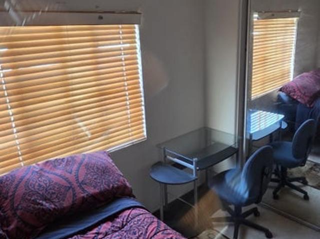 Room for rent in Canoga Park, California