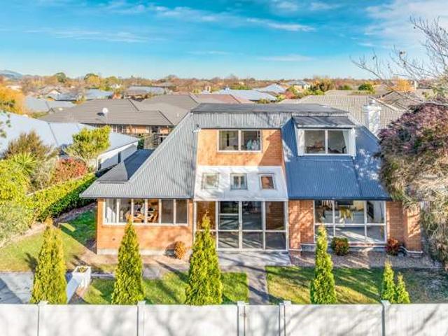 House for sale in Chaslands, Canterbury