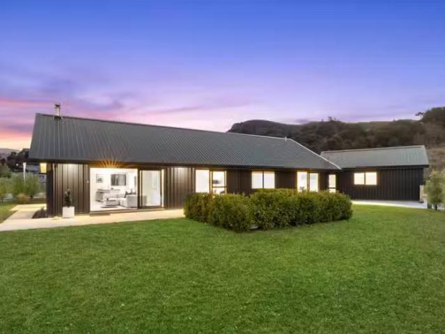 House for sale in Otakou