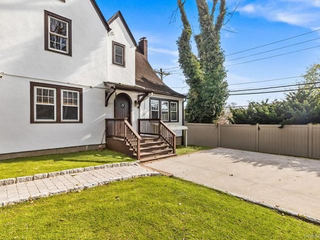 House for sale in Hartsdale, New York