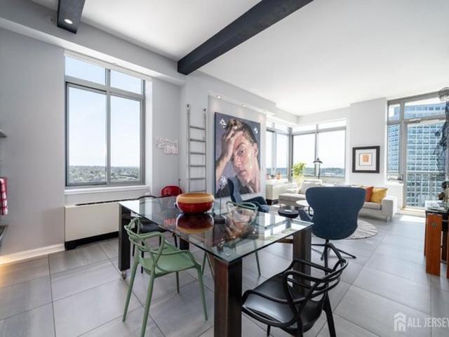 Condo for sale in New Brunswick, New Jersey