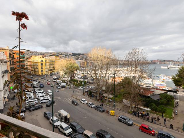 Appartamento in affitto a Municipalità 1, Campania