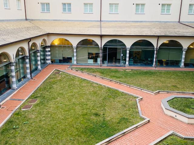 Appartamento in affitto a Centro Est, Serra Riccò