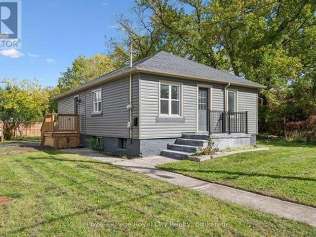 House for sale in Saint George's Neighbourhood Group, Guelph
