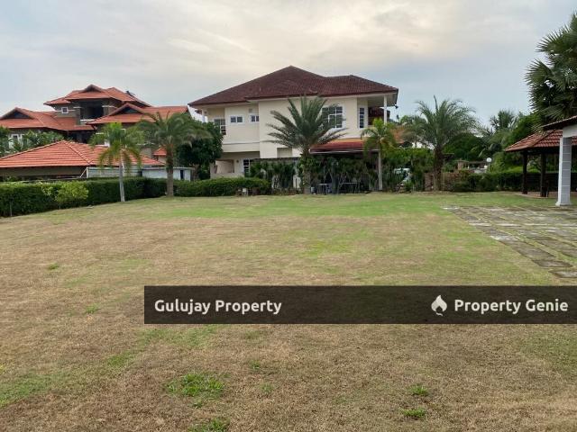 Bungalow for sale in Malaka