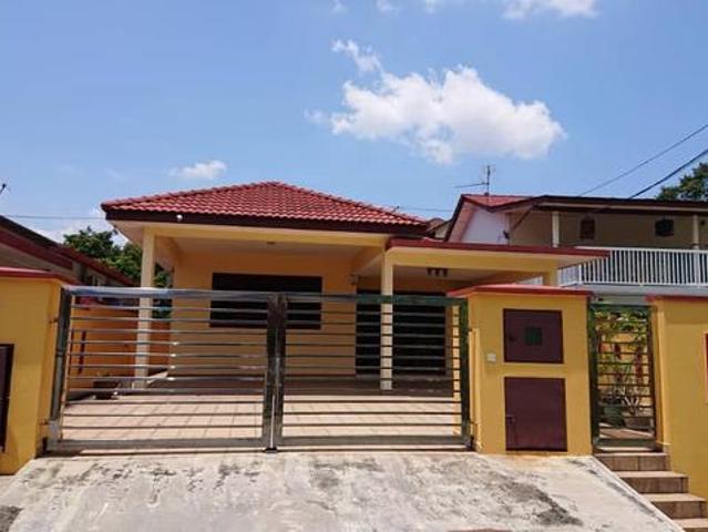 Bungalow for sale in Kajang, Langat