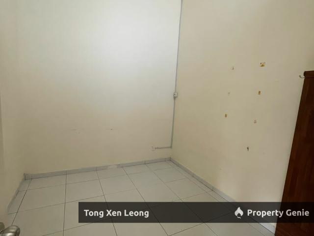 Terraced House for sale in Malaka