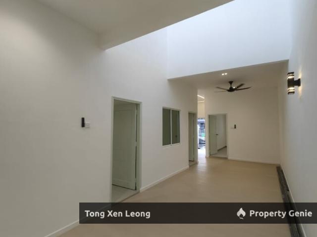 Terraced House for sale in Malaka