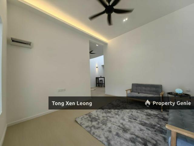 Terraced House for sale in Malaka