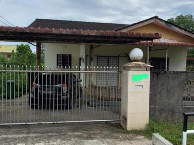 Bungalow for sale in Kuching