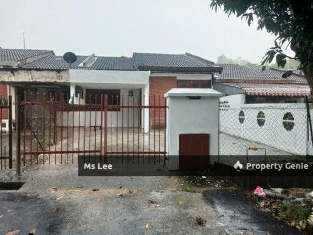 House for rent in Malaka