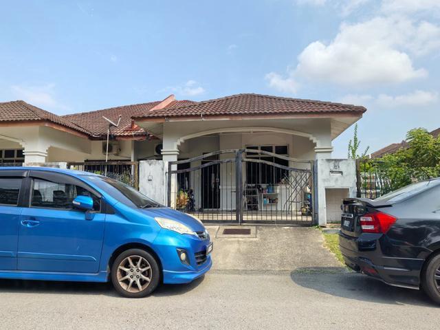 Residential House for sale in Tanjong Sepat, Selangor