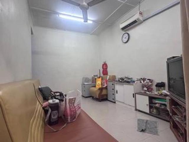 Terraced House for sale in Malaka
